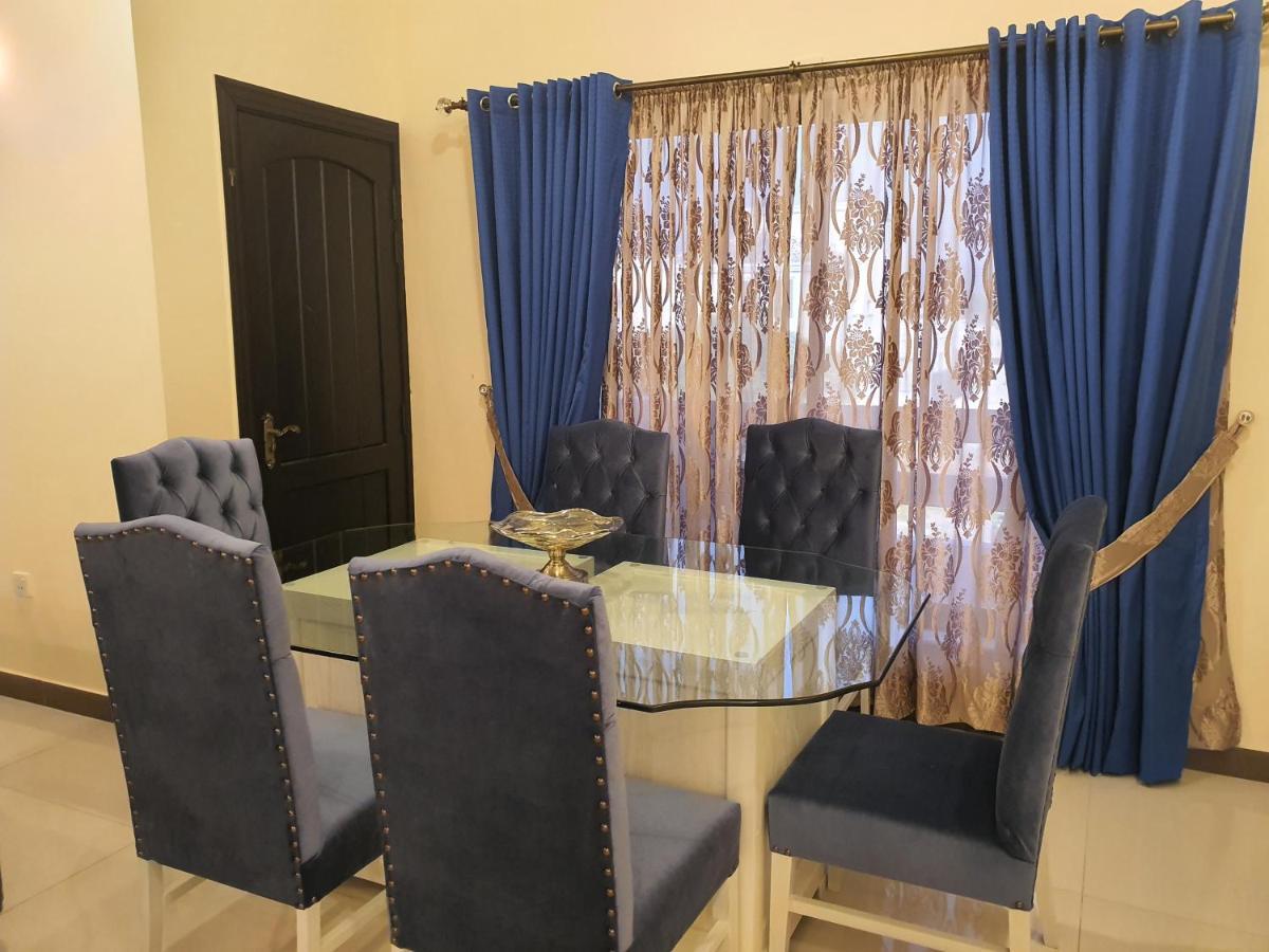 Royal Villa F-10/2 Исламабад Екстериор снимка
