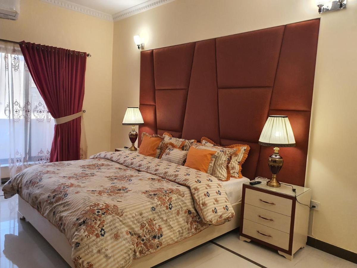 Royal Villa F-10/2 Исламабад Екстериор снимка