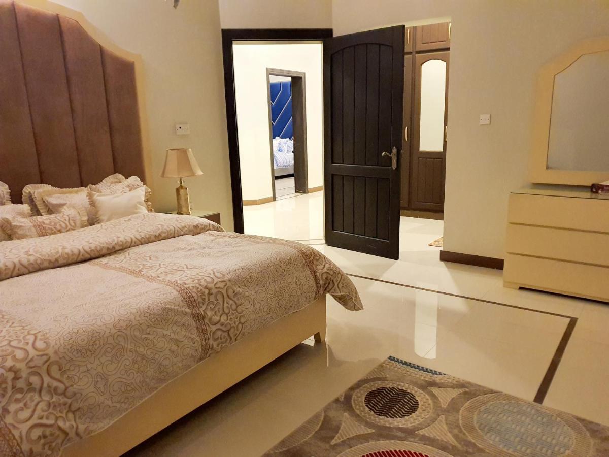 Royal Villa F-10/2 Исламабад Екстериор снимка