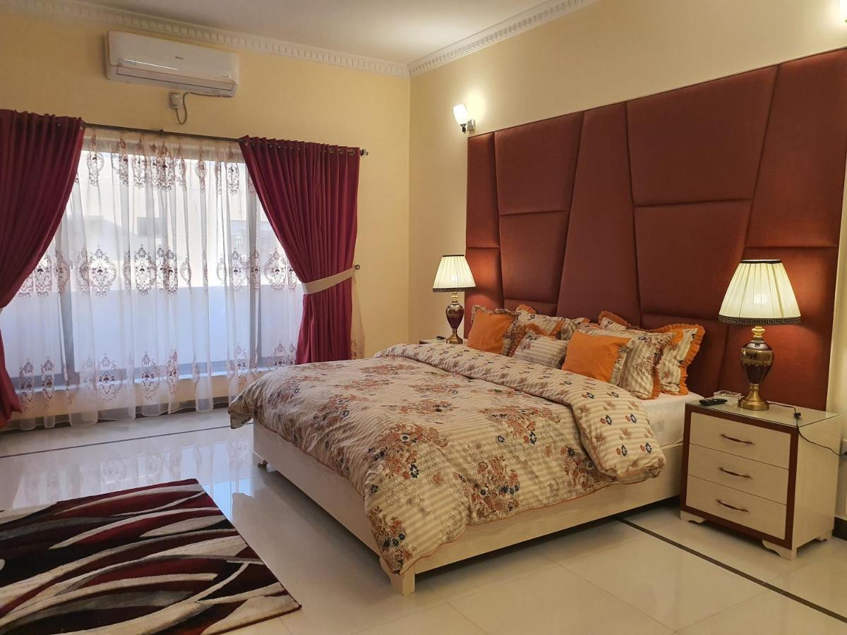 Royal Villa F-10/2 Исламабад Екстериор снимка