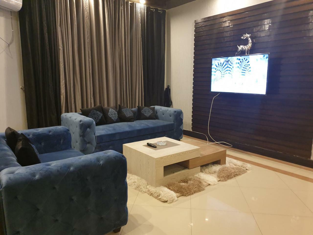 Royal Villa F-10/2 Исламабад Екстериор снимка